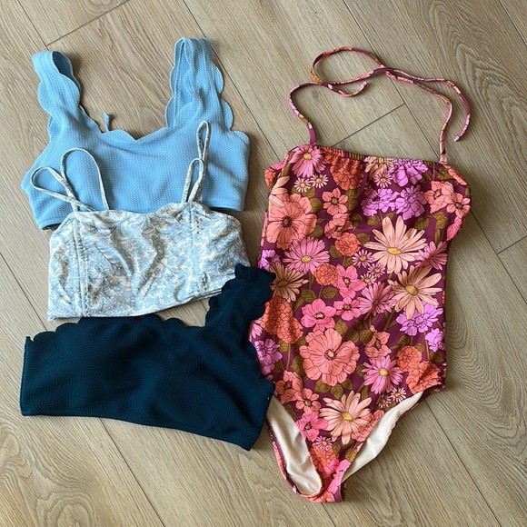 Kona Sol, h&m & more Medium swimsuit bundle floral halter one piece, scallop top - Picture 1 of 12